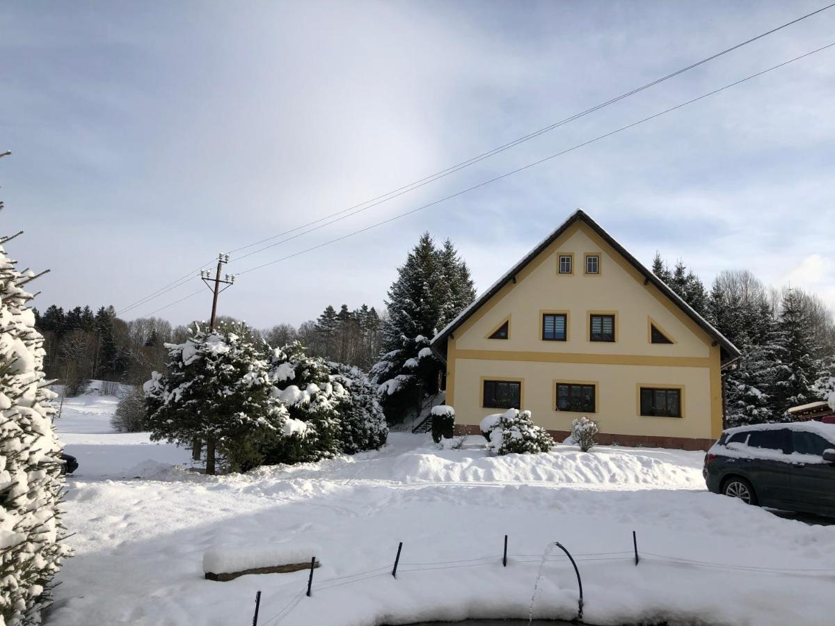 Ubytovani Chotevice Hostinné エクステリア 写真